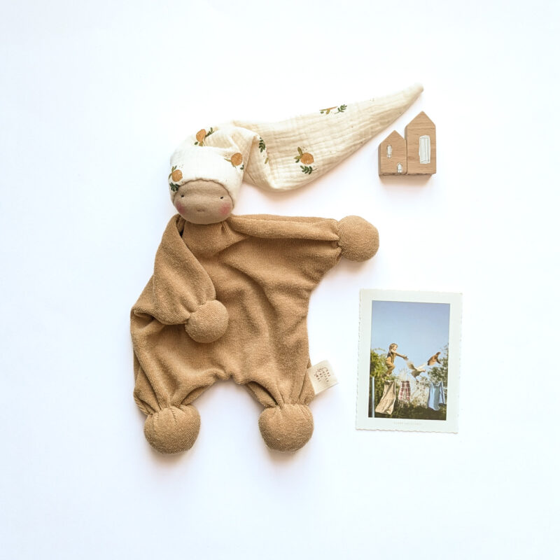 Doudou Waldorf Classic Citron cassonade pour bébé fille ou garçon